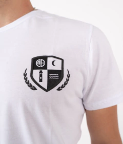 REMERA REPÚBLICA LOGO CHICO en internet