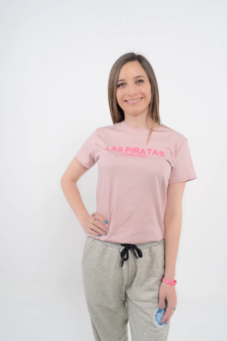 REMERA REPUBLICA LAS PIRATAS IMPRENTA